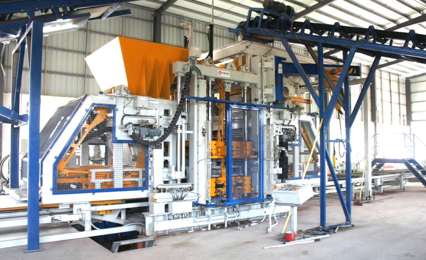 A Quangong téglagépek lenyomják magukat Dél-Kínában – a burkolótéglákat és a gyémánt alakú téglákat egyetlen gép kezeli